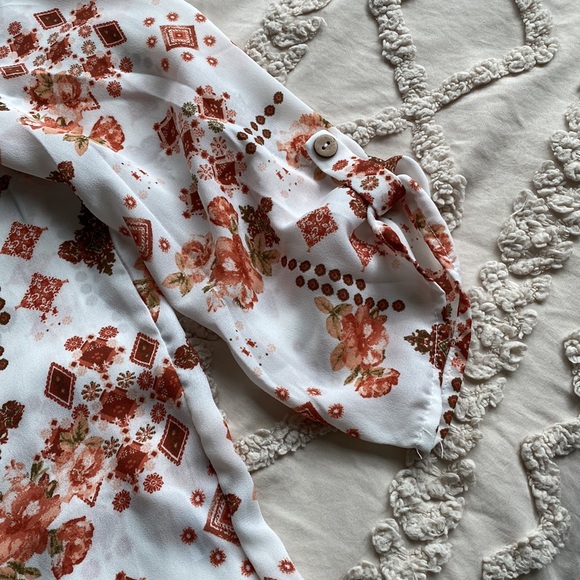 Women’s business casual 3/4 sleeve pink and deep orange colored top - Picture 2 of 5